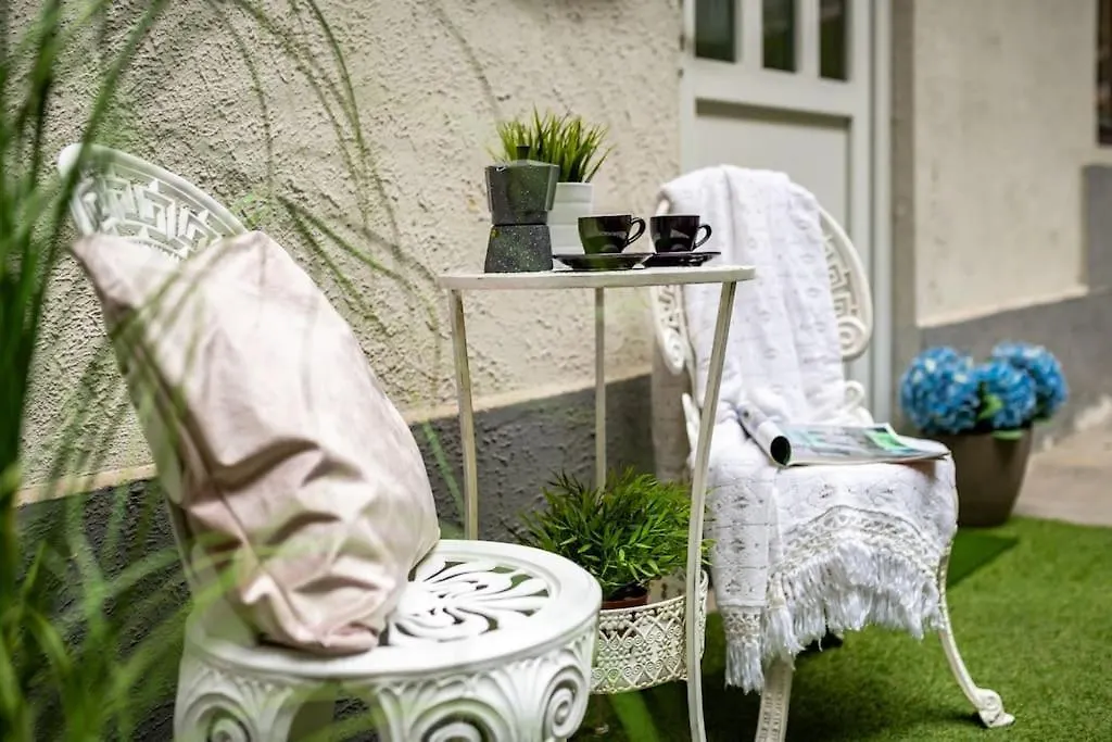 Adina Apartment Budapest