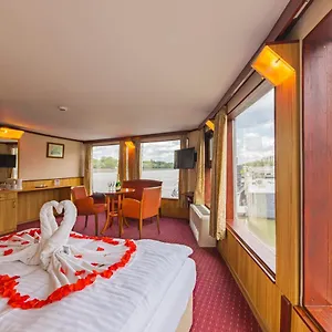 Fortuna Boat Botel